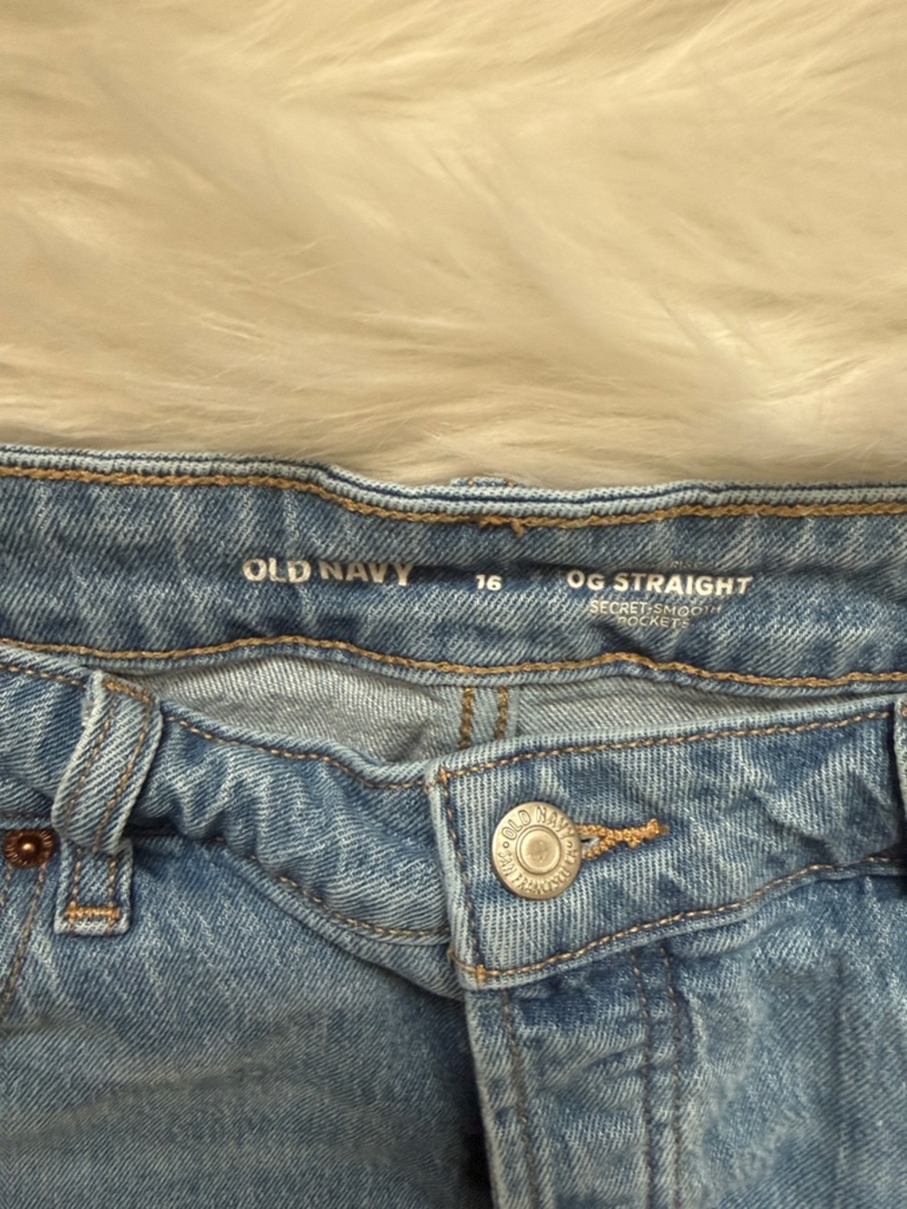 Old Navy OG Straight Distressed Denim Shorts Size 16 Light Wash Frayed Hem - Picture 3 of 8